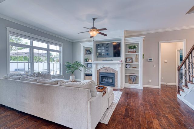 4298 Huntington Ridge Circle, Newburgh, IN 47630