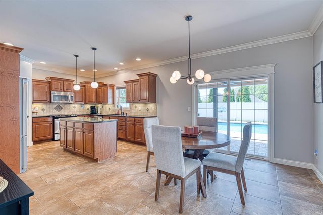 4298 Huntington Ridge Circle, Newburgh, IN 47630