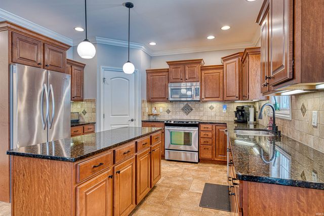 4298 Huntington Ridge Circle, Newburgh, IN 47630