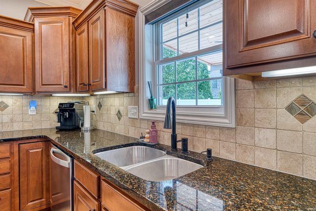 4298 Huntington Ridge Circle, Newburgh, IN 47630
