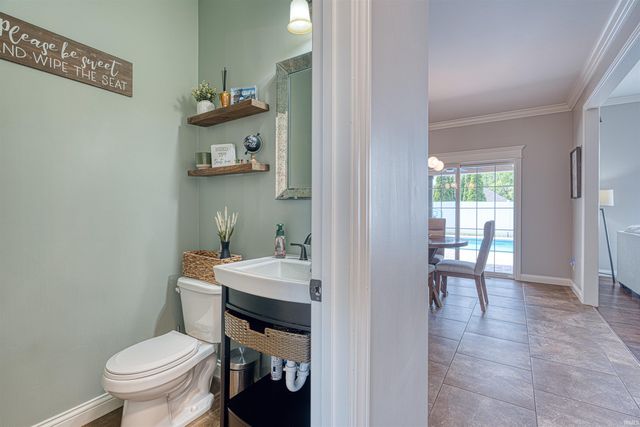 4298 Huntington Ridge Circle, Newburgh, IN 47630