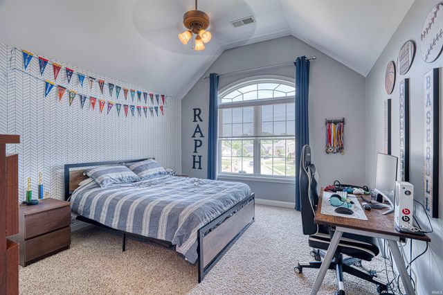 4298 Huntington Ridge Circle, Newburgh, IN 47630