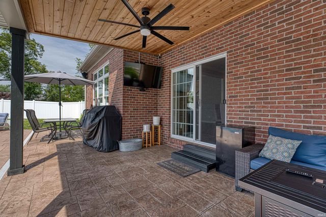 4298 Huntington Ridge Circle, Newburgh, IN 47630