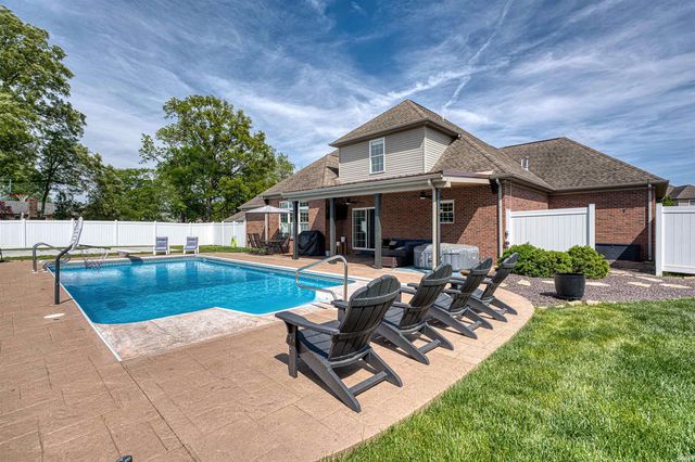 4298 Huntington Ridge Circle, Newburgh, IN 47630
