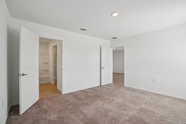 11819 Fading, Von Ormy, TX 78073