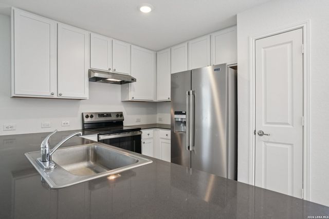 11819 Fading, Von Ormy, TX 78073