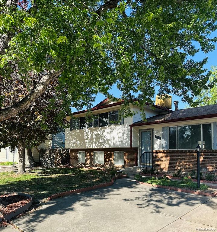 710 S MACON Way, Aurora, CO 80012