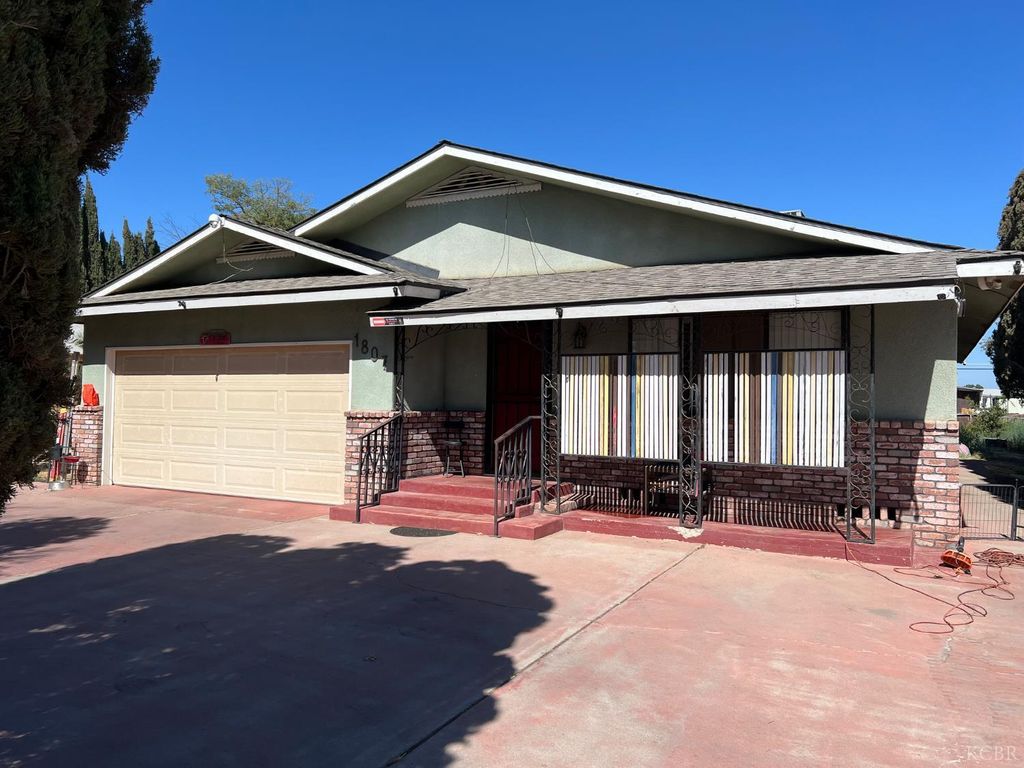 1807 Hardcastle Avenue, Hanford, CA 93230