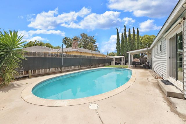 1700 Chapala Way, Modesto, CA 95355