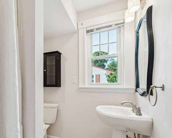 68 White Street, Weymouth, MA 02190