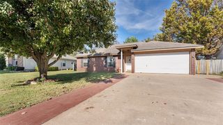 909 E Olrich Street, Rogers, AR 72756