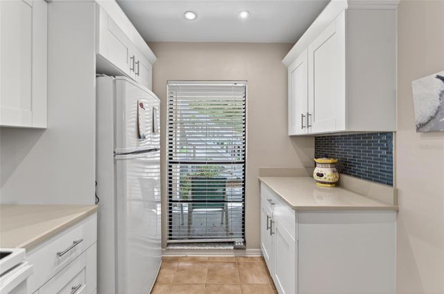 319 KNOTTWOOD COURT 2, Sun City Center, FL 33573