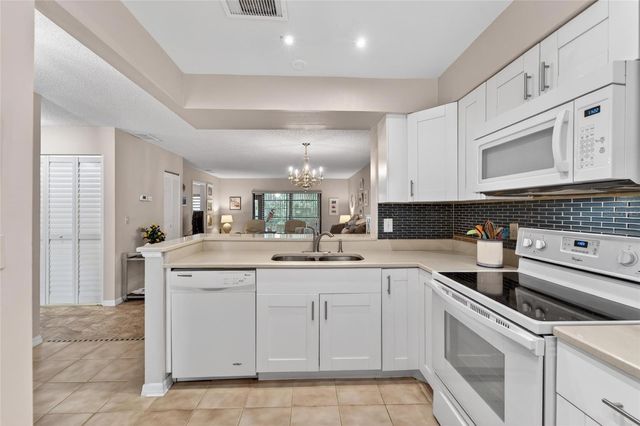 319 KNOTTWOOD COURT 2, Sun City Center, FL 33573