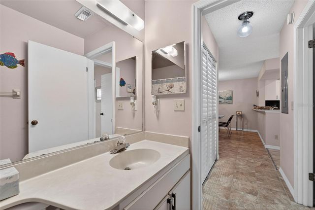 319 KNOTTWOOD COURT 2, Sun City Center, FL 33573