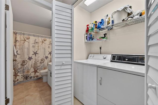 319 KNOTTWOOD COURT 2, Sun City Center, FL 33573