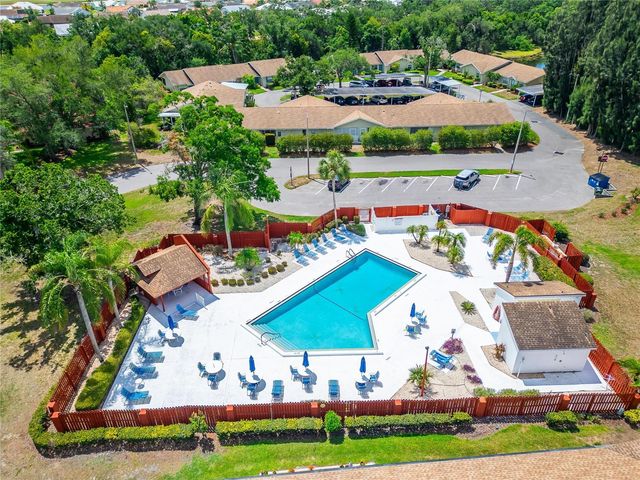 319 KNOTTWOOD COURT 2, Sun City Center, FL 33573