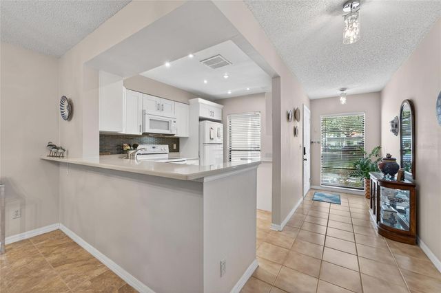 319 KNOTTWOOD COURT 2, Sun City Center, FL 33573