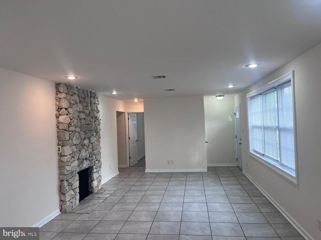 8617 WOODYARD RD, Clinton, MD 20735