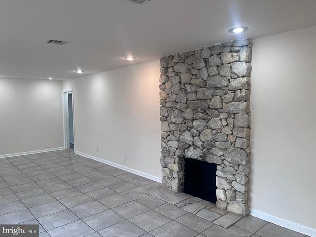 8617 WOODYARD RD, Clinton, MD 20735