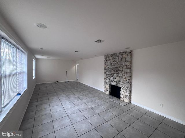 8617 WOODYARD RD, Clinton, MD 20735