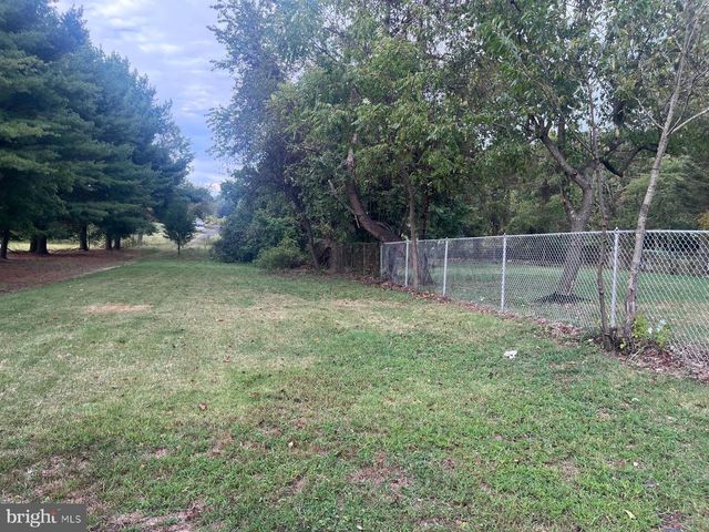 8617 WOODYARD RD, Clinton, MD 20735