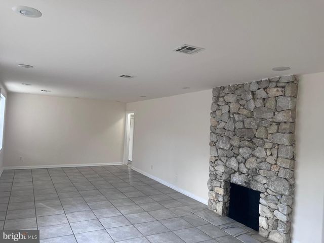 8617 WOODYARD RD, Clinton, MD 20735