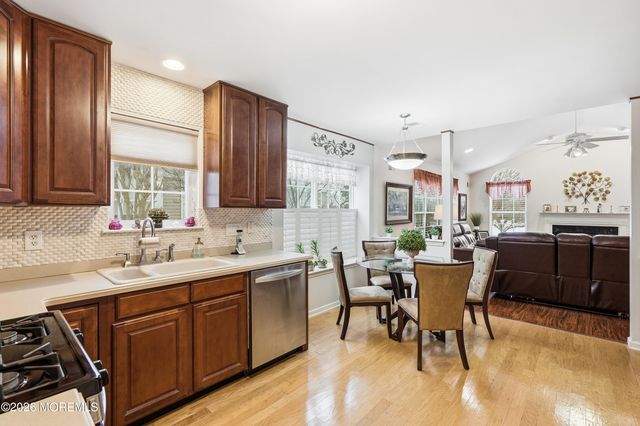 8 Casco Court, Lakewood, NJ 08701