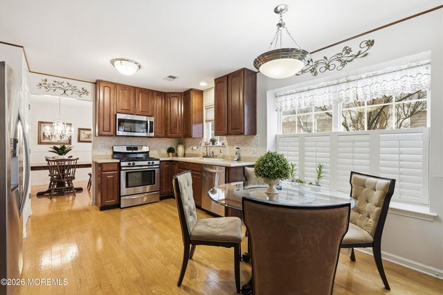 8 Casco Court, Lakewood, NJ 08701