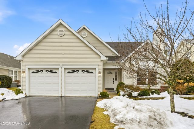 8 Casco Court, Lakewood, NJ 08701