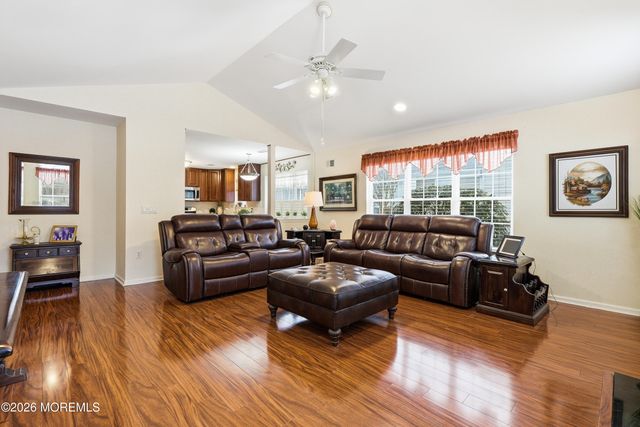 8 Casco Court, Lakewood, NJ 08701