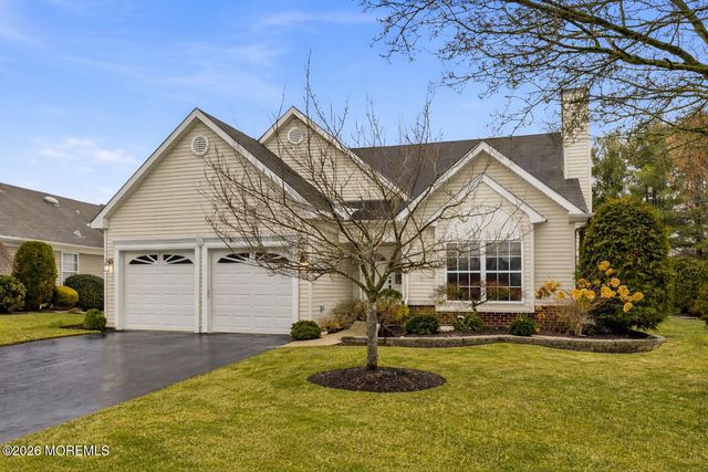 8 Casco Court, Lakewood, NJ 08701