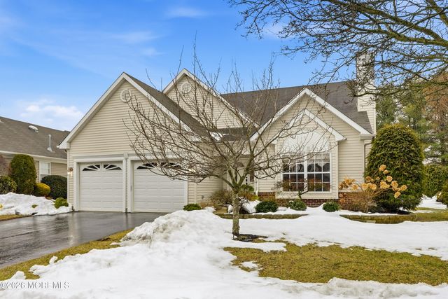 8 Casco Court, Lakewood, NJ 08701