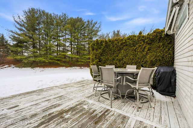 8 Casco Court, Lakewood, NJ 08701