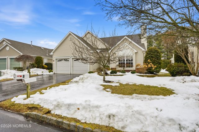 8 Casco Court, Lakewood, NJ 08701