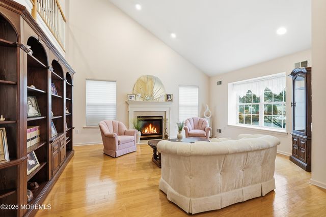 8 Casco Court, Lakewood, NJ 08701