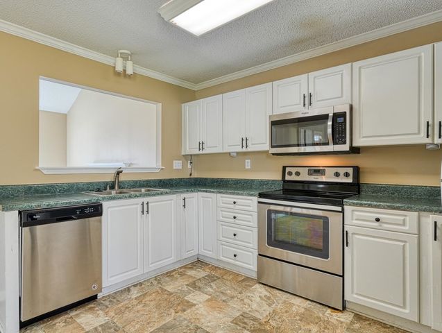 409 Flamingo Way, Boiling Springs, SC 29316