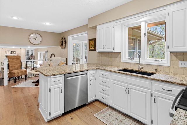 17730 Kettering Trail, Lakeville, MN 55044