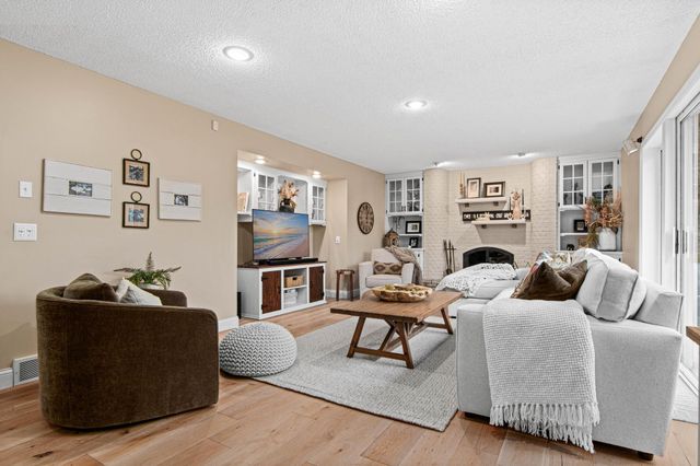 17730 Kettering Trail, Lakeville, MN 55044