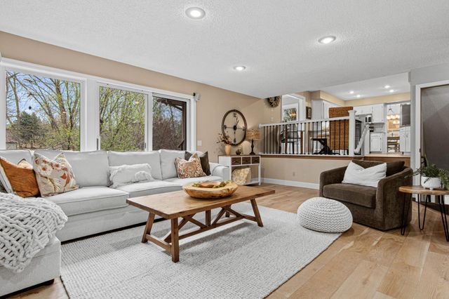 17730 Kettering Trail, Lakeville, MN 55044