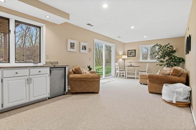 17730 Kettering Trail, Lakeville, MN 55044