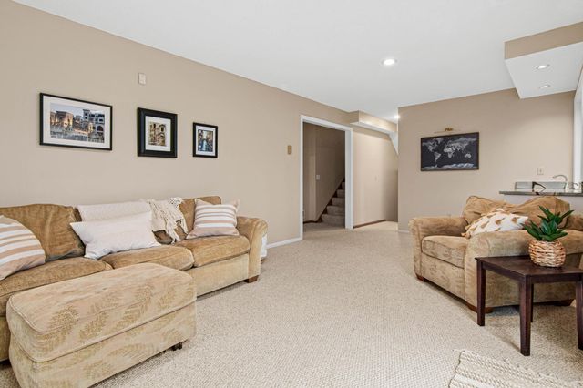 17730 Kettering Trail, Lakeville, MN 55044