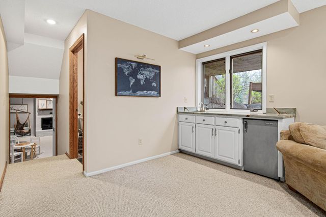 17730 Kettering Trail, Lakeville, MN 55044