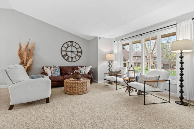 17730 Kettering Trail, Lakeville, MN 55044