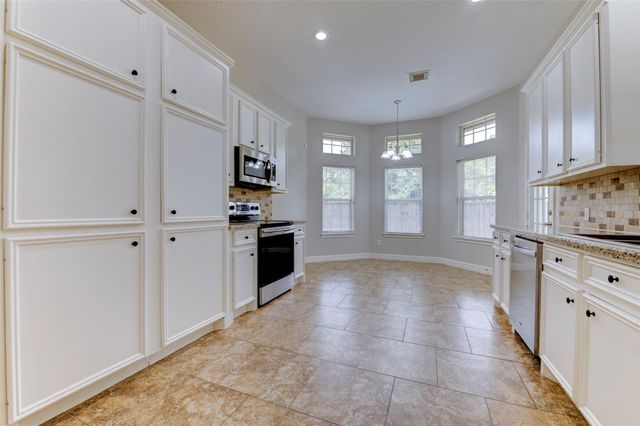 3138 Pine Chase Drive, Montgomery, TX 77356
