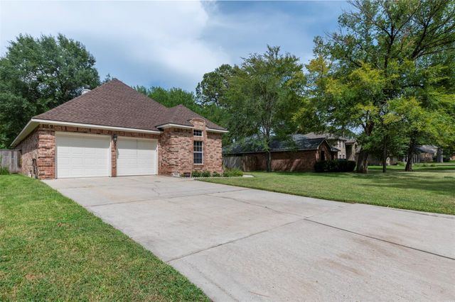 3138 Pine Chase Drive, Montgomery, TX 77356