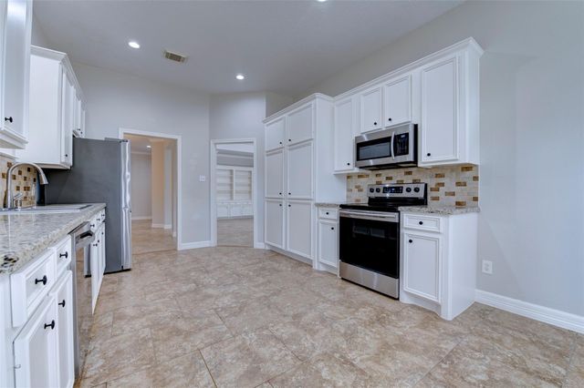 3138 Pine Chase Drive, Montgomery, TX 77356