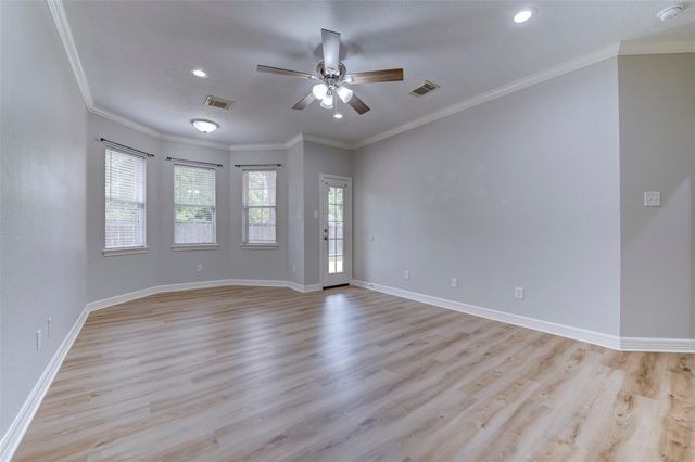 3138 Pine Chase Drive, Montgomery, TX 77356