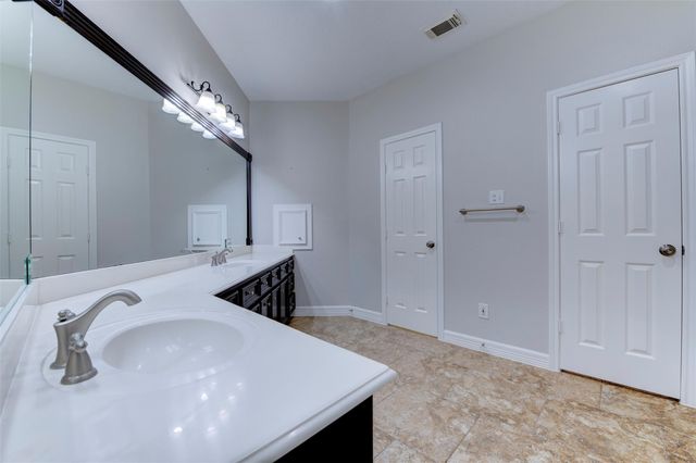 3138 Pine Chase Drive, Montgomery, TX 77356