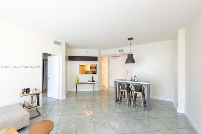 888 Brickell Key Dr 2201, Miami, FL 33131