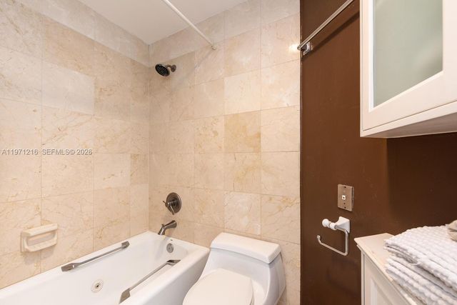 888 Brickell Key Dr 2201, Miami, FL 33131